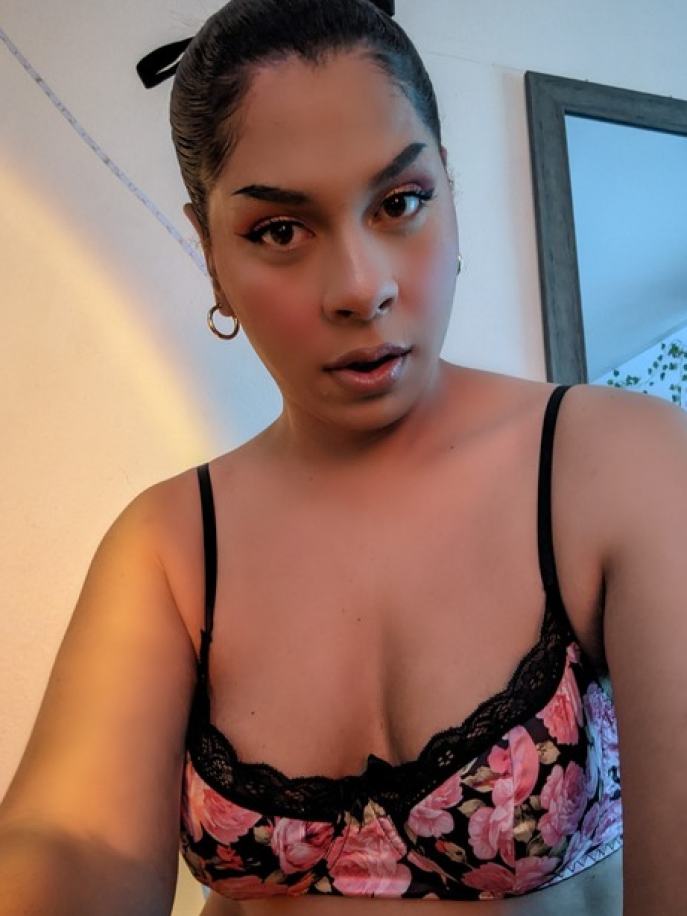 Alanna Pow - Fotos y Vídeos Porno Alanna Pow - Fotos y Vídeos Porno