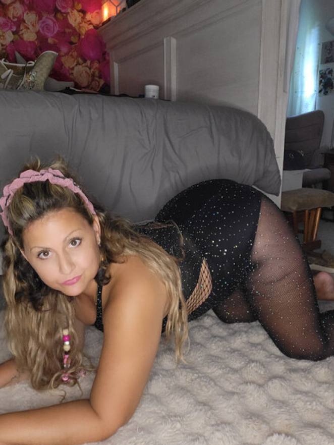 Curvy Krysta 3320225368 06 17 2024 I M Spreading My ... Curvy Krysta 3320225368 06 17 2024 I M Spreading My ...