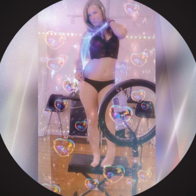 hannah (u/hannah_owoa) hannah (u/hannah_owoa)